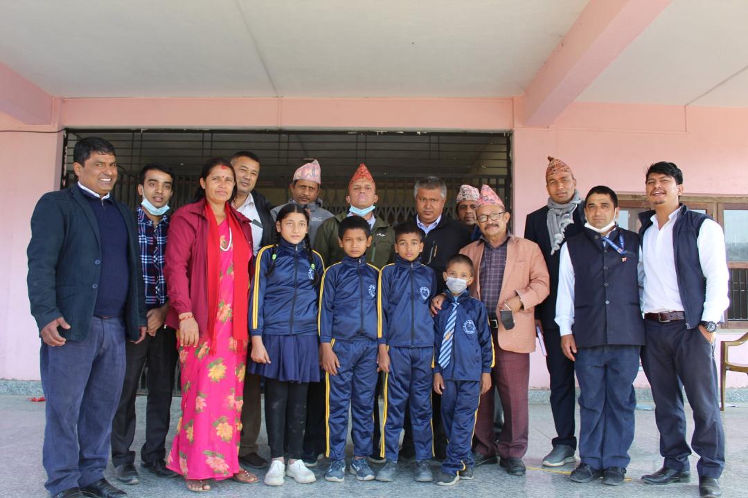 गल्छी गाउँपालिकाद्वारा विद्यार्थीलाई पोसाक वितरण