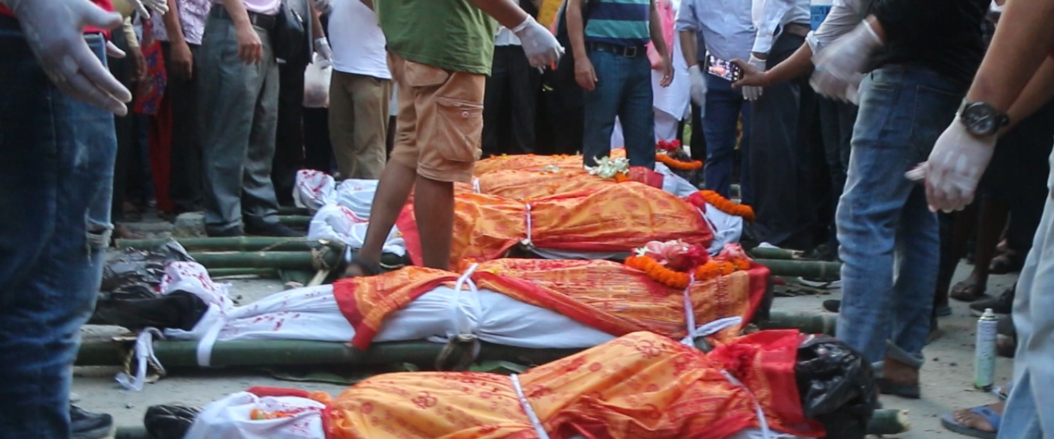 बुबाको लाश लिएर मलामी गएका तिन जना छोराको बस दुर्घटना हुदा एकै साथ मृत्यु