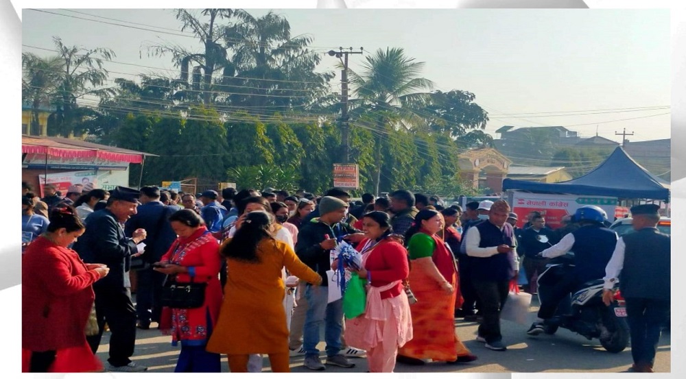 चितवनमा कांग्रेसकाे जिल्ला अधिवेशनमा मतदान हुँदै