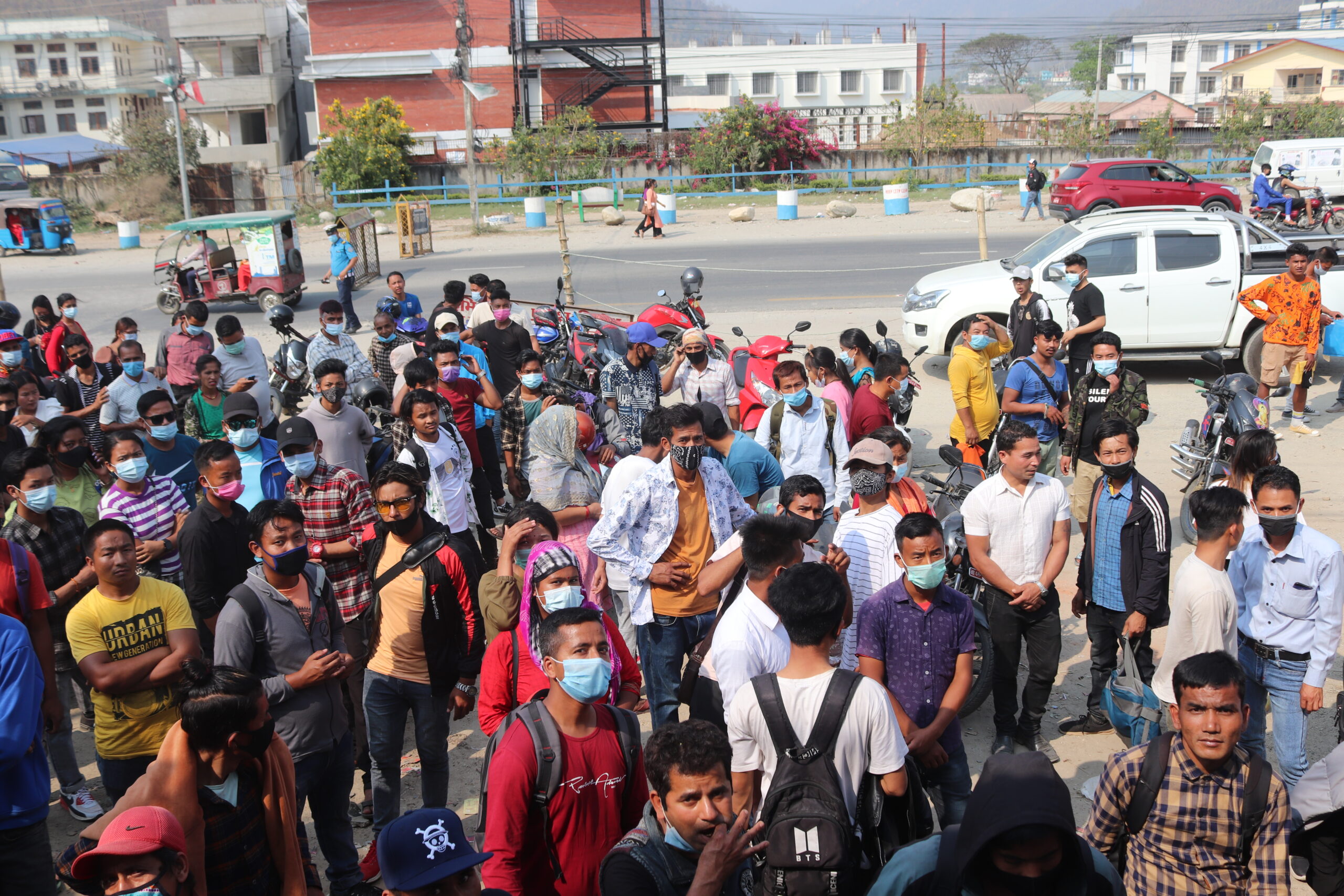 मकवानपुरमा १,३२२ जना म्यादी प्रहरी आवश्यक,दरखास्त दिनेको भिड