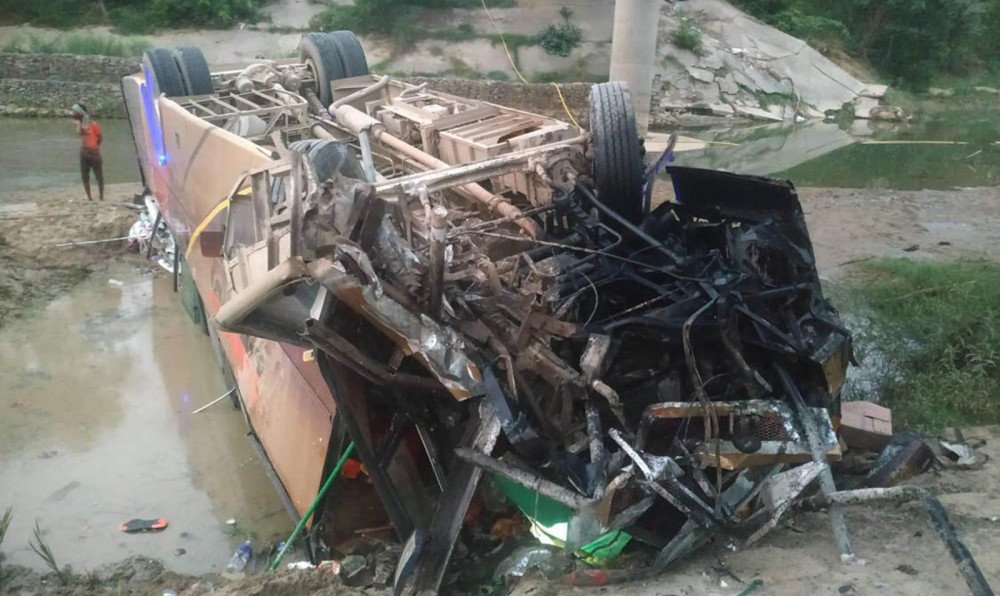 रुपन्देही बस दुर्घटना : ५ को पहिचान खुल्यो, एक भारतीय पनि भएको पुष्टि