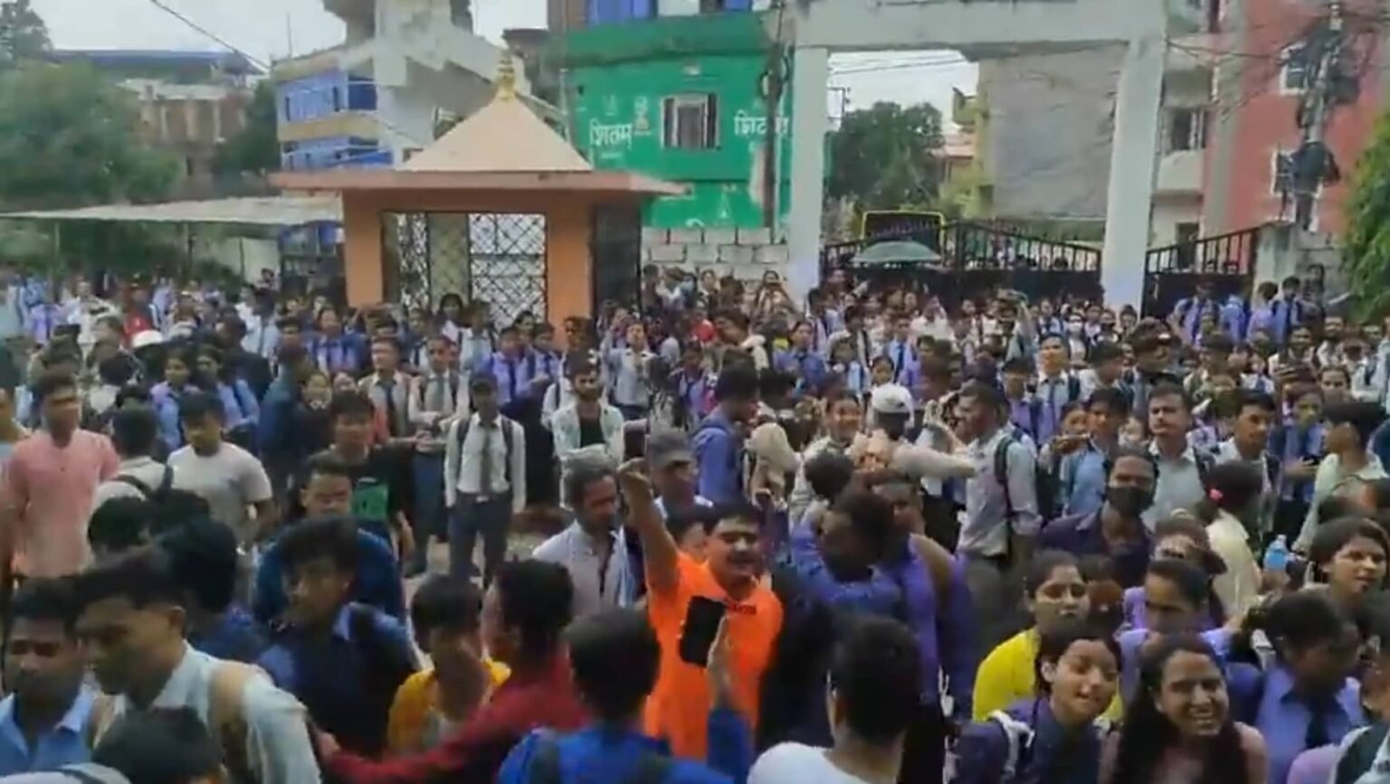 विद्यार्थीको भित्रि कपडा खोलेपछि हेटौँडा क्याम्पसमा तनाव