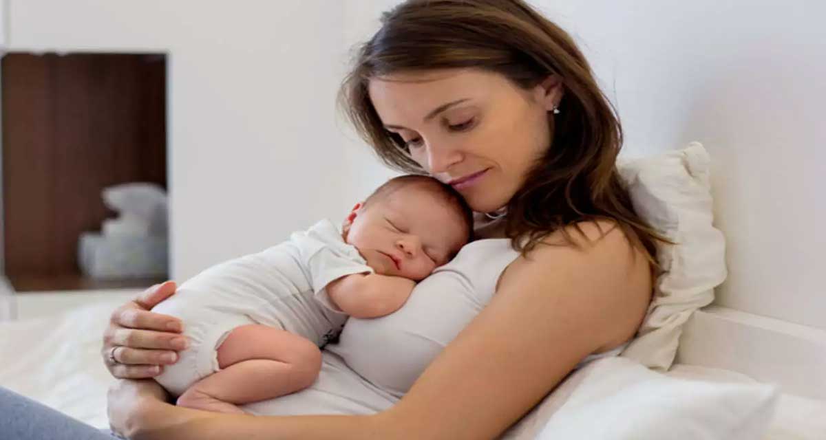 स्तनपान गराउने महिलाले बिर्सेर पनि सेवन नगर्नुस् यी खानेकुरा