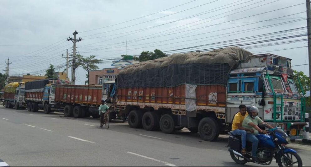 भारत लैजाँदै गरेको साढे ८ करोड बढीको सुपारी बरामद, तस्करीको आशंका