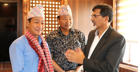 अर्थमन्त्री शर्मा र मेयर सम्पाङबीच भेट, खानेपानी समस्या समाधान गर्न संघीय सरकारको सहयोगको प्रतिबद्धता