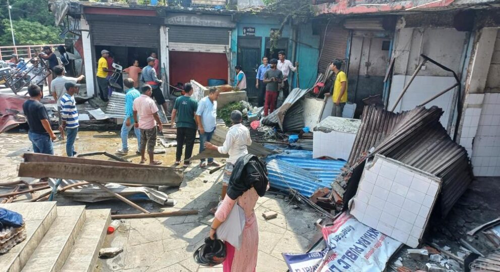 अवैध संरचनामा पोखरा महानगरको डोजर