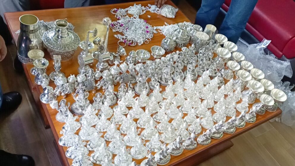 हेटौंडामा करिब २० किलो अबैध चाँदीको गहना सहित एकजना पक्राउ