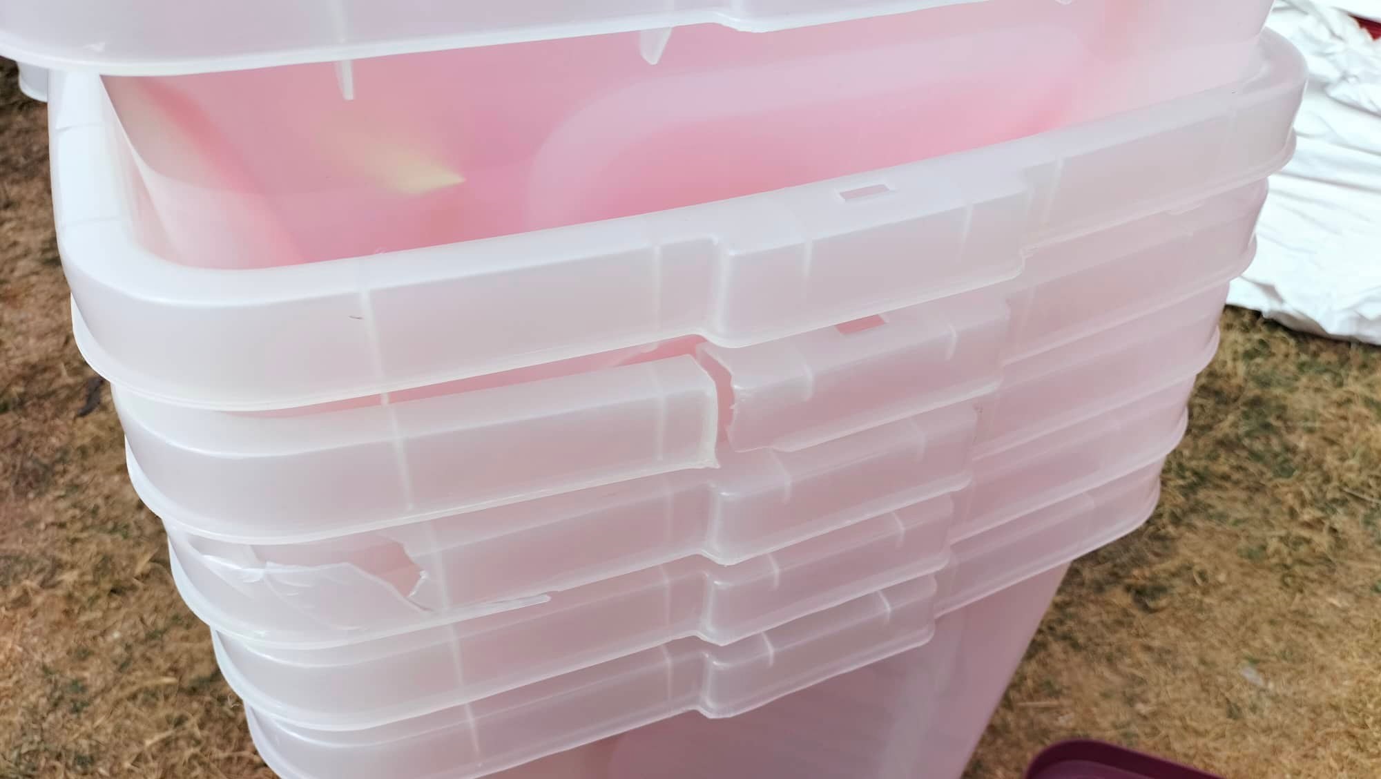 बाग्मती प्रदेशको निर्वाचन कार्यालय हेटौँडामा पुगेका केही मतपेटिका फुटेको भेटियो