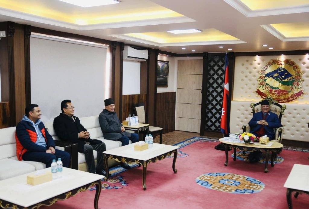 प्रधानमन्त्री प्रचण्ड र बाबुराम भट्टराईबीच भेटवार्ता, पार्टी एकताको विषयमा छलफल