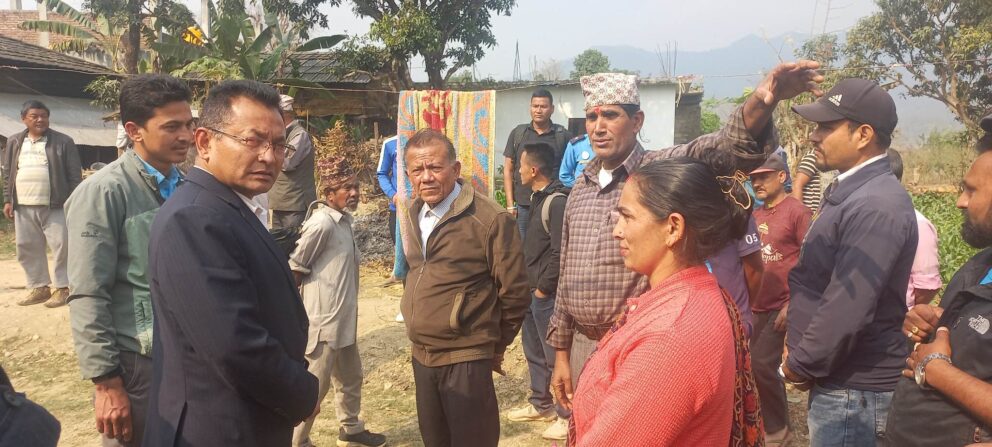 मन्त्रि श्रेष्ठद्वारा हात्तीको आक्रमणबाट ज्यान गुमाएका परिवारसँग भेट र स्थलगत निरीक्षण