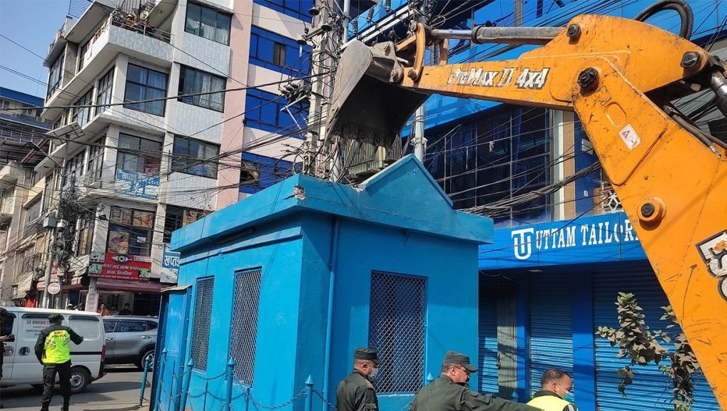मैतीदेवी प्रहरी विटमा महानगरपालिकाको डोजर