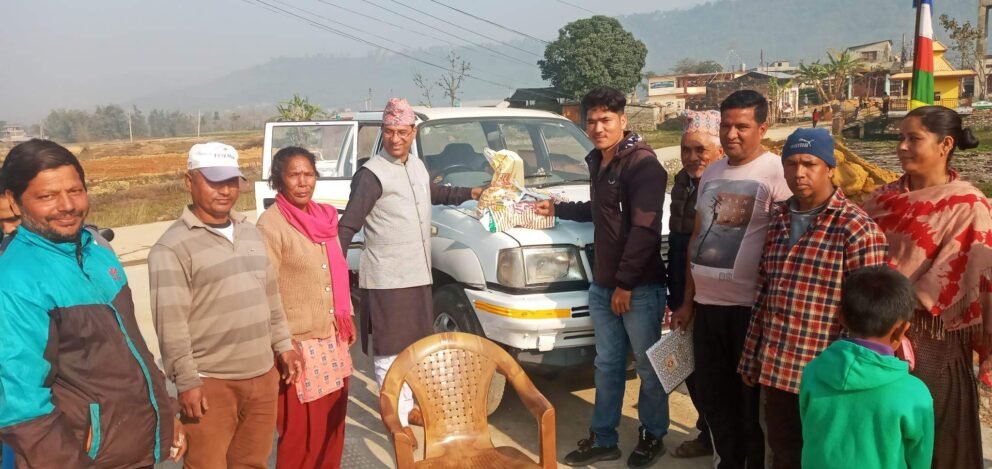 सहयोगी मनद्वारा मन्दिरमा प्रसादको लागि खाद्यन्न सहयोग