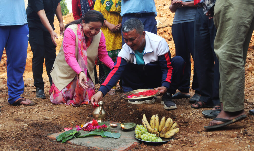 हेटौंडा ९ मा एकैदिन दुई वडा भवनको शिल्यानास