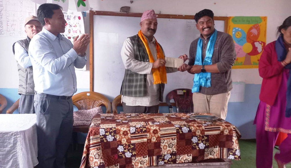 बागमतीका पूर्वमन्त्री विष्टले गरे आफ्नै तलबबाट शिक्षकको व्यवस्था