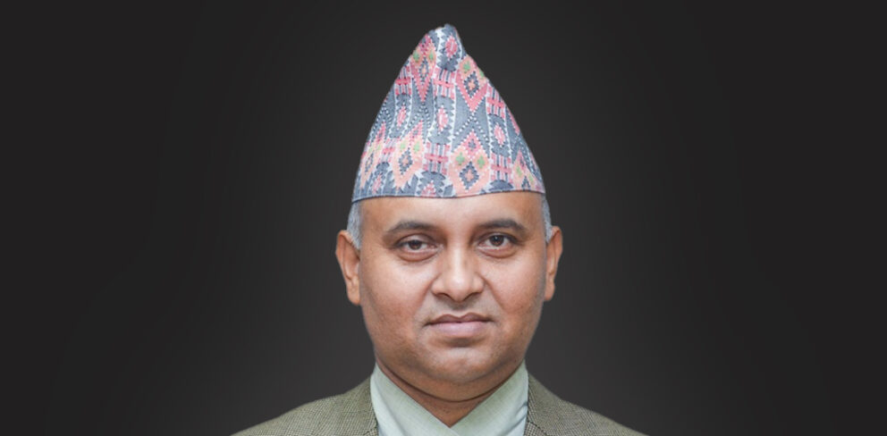 सञ्चार मन्त्रालयका सचिव राउत विमानस्थलबाट पक्राउ