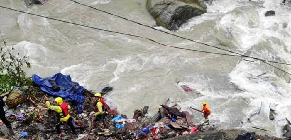 भारतको उत्तराखण्डमा पहिरो जाँदा १६ नेपाली बेपत्ता, दुई जनाको शव भेटियो