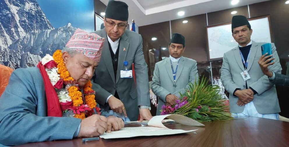 गठबन्धनको झमेलामा बागमतीका मुख्यमन्त्री: ६ महिनामै उल्टियो आफ्नै निर्णय