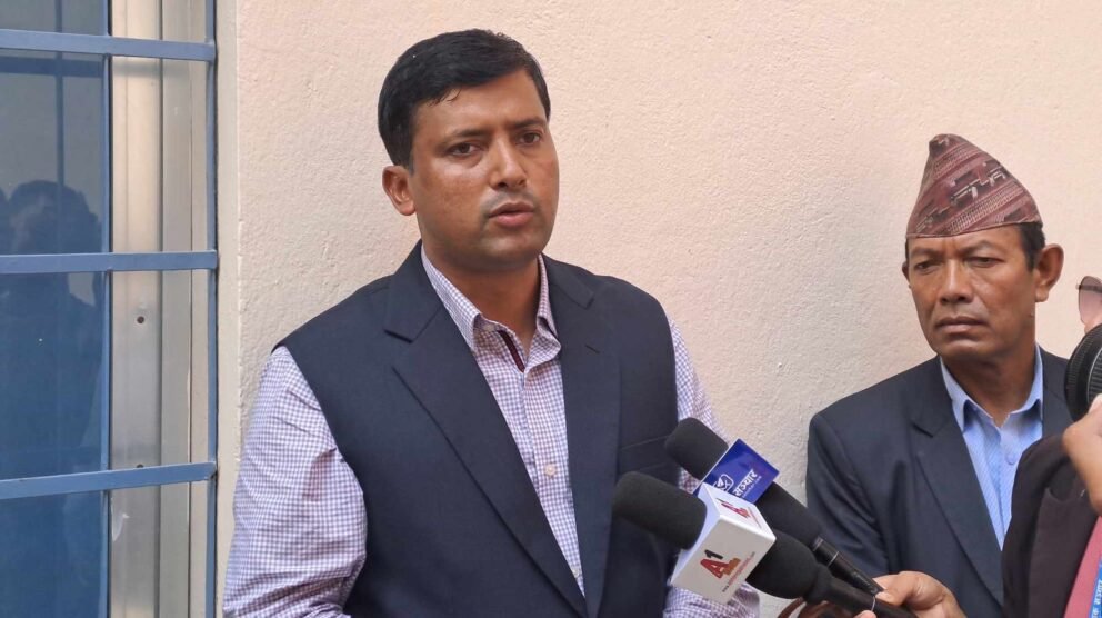 शिक्षक महासंघले उठाएका मागहरूलाई सरकारले विधेयकमा नै समावेश गर्नुपर्ने: सचेतक बर्तौला 