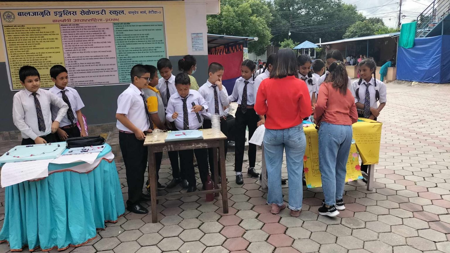 हेटौंडाको बालजागृतिमा विज्ञान र कारखाना किड्सको प्रदर्शनी