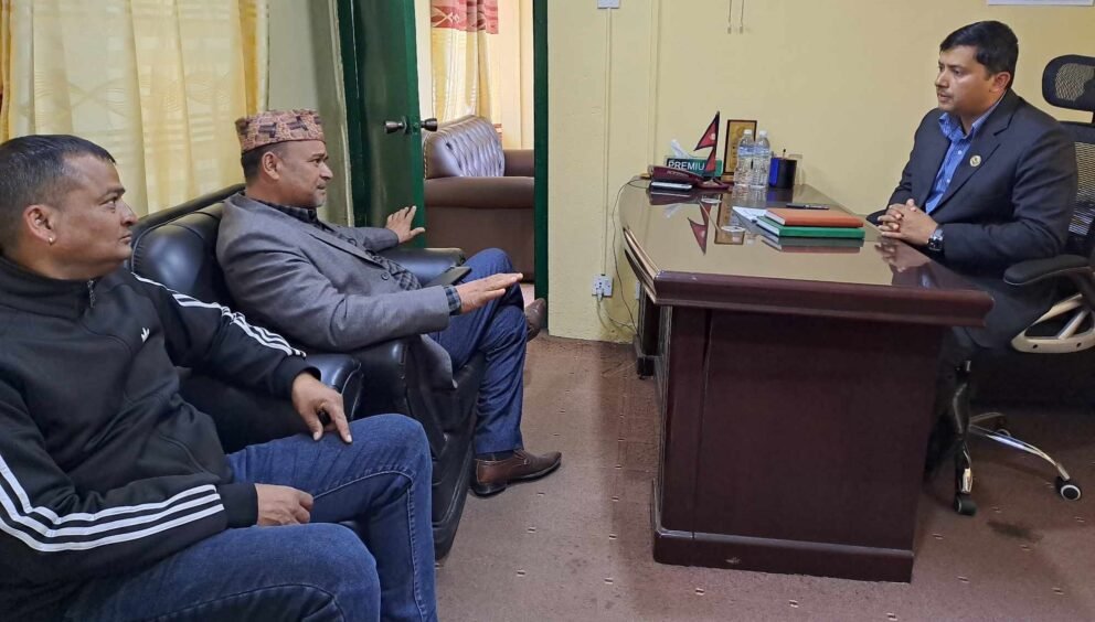 मातातीर्थ -चखेल सडक र वीर फाखेल पार्कको काम छिटो सक्न सांसद बर्तौलाको निर्देशन 