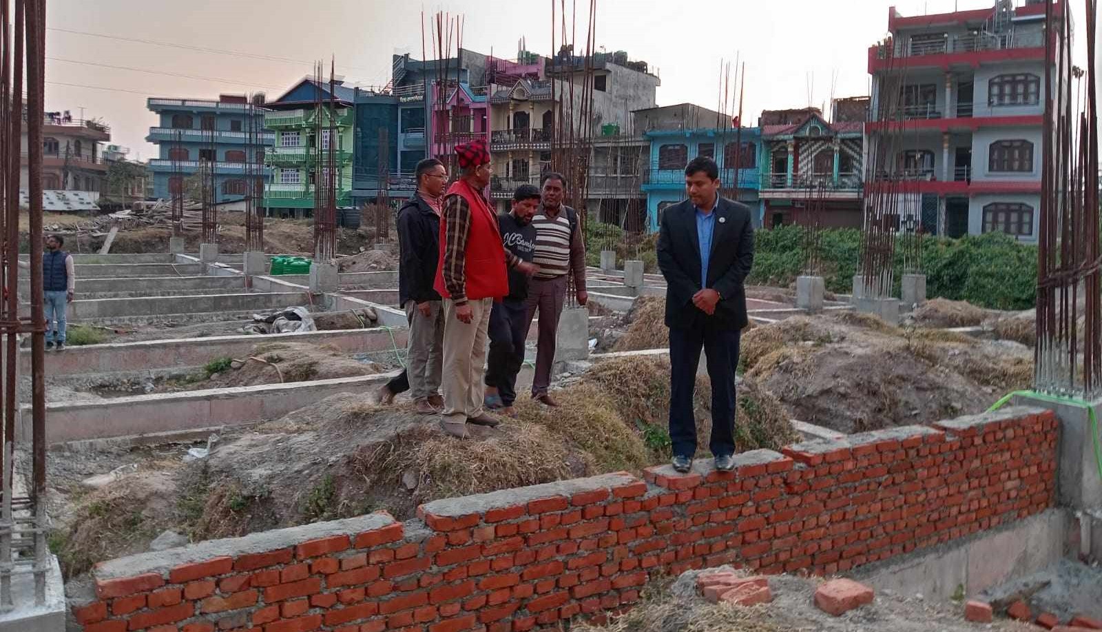 सांसद बर्ताैलाले गरे मनहरी अस्पतालको अनुगमन, कमसल इँट्टाको प्रयोग र निर्माण कार्यमा ढिलाई