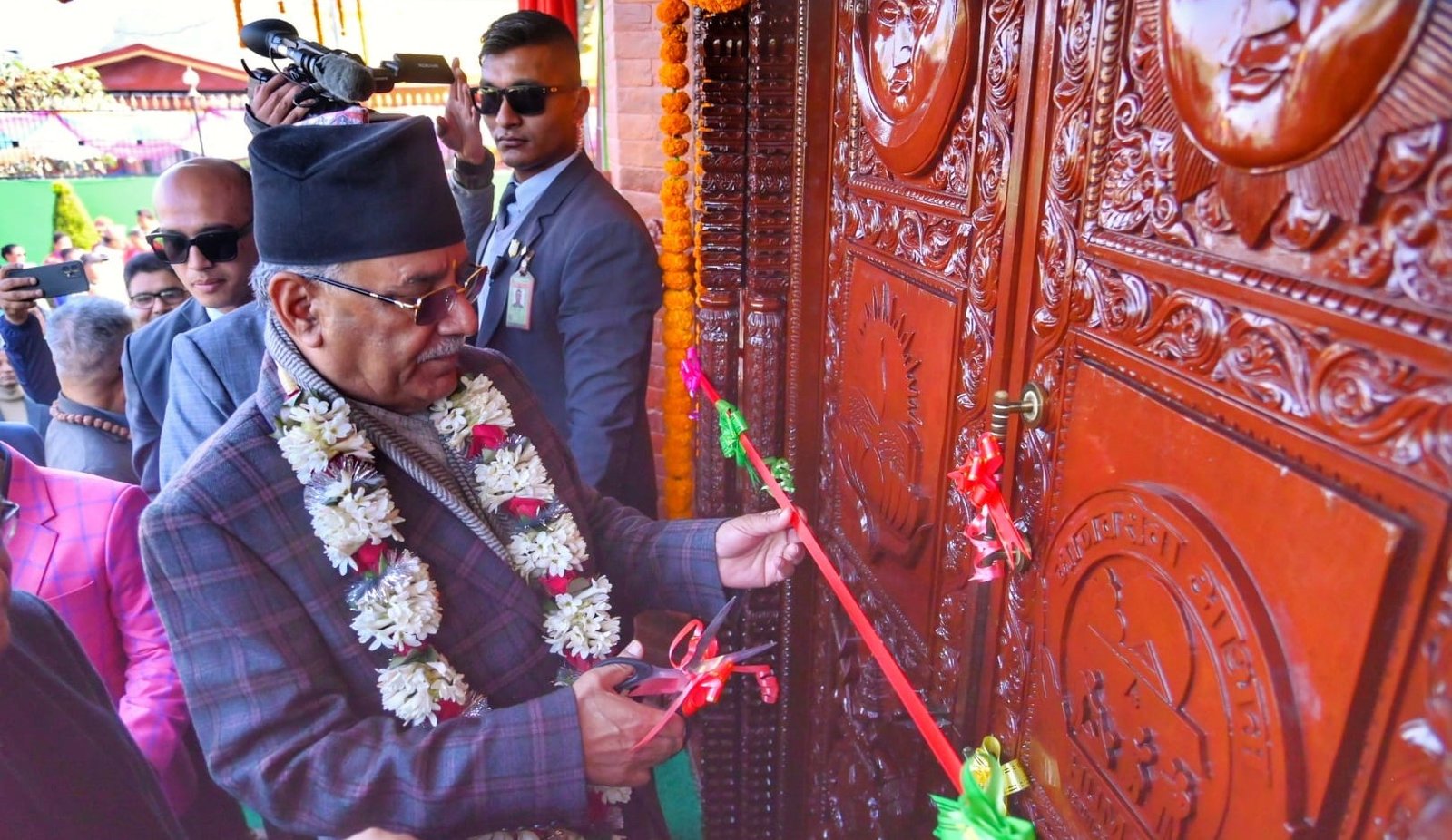 मन्दिरमा भेटी चढाउनुभन्दा आश्रममा दान गर्नु धर्म : प्रधानमन्त्री