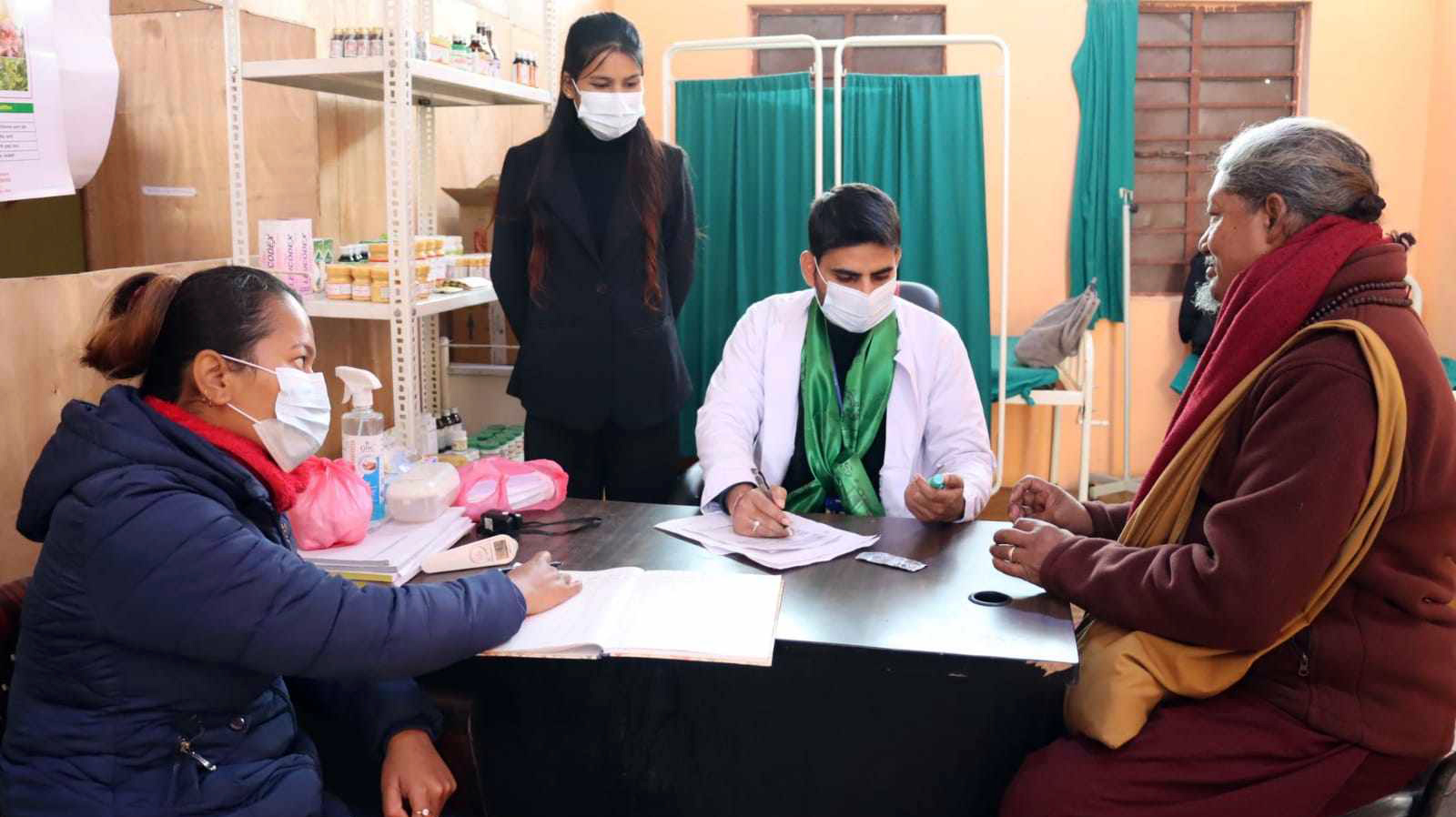 ईन्द्रसरोवरमा नागरिक आरोग्य सेवा केन्द्र शुभारम्भ