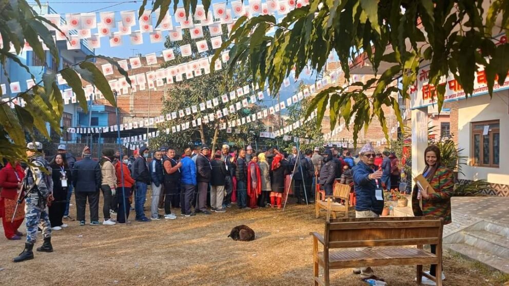 एमाले धादिङ ः नयाँ नेतृत्वका लागि निर्वाचन शुरु, ११२ पदका लागि १८४ जनाको उम्मेदवारी