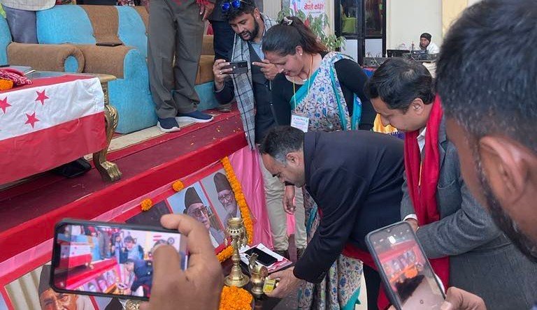 ढाडमा टेकेर टाउकोमा हान्ने प्रचण्डको रणनीति कांग्रसमा प्रयोग भयोः नेता महर