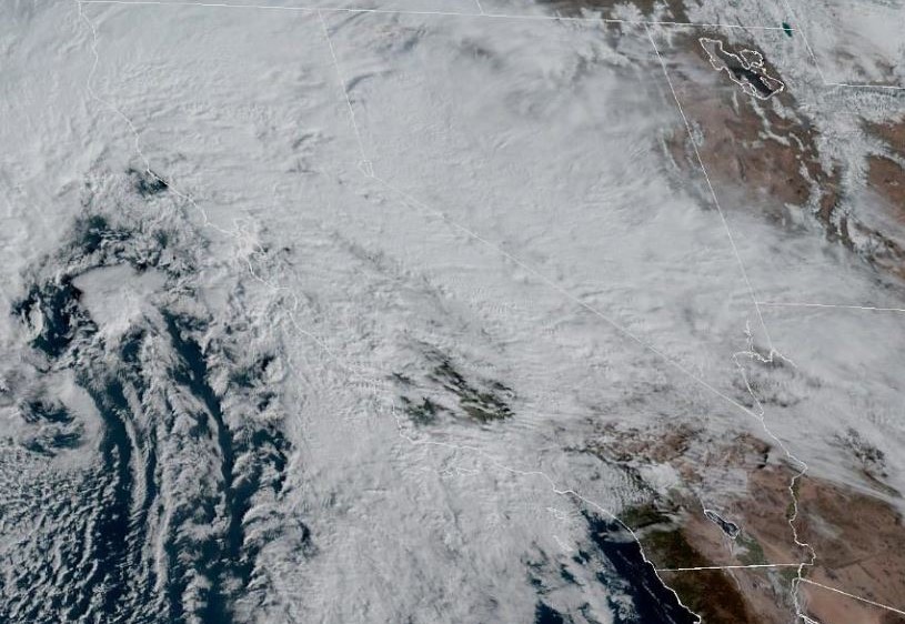 भारी हिमपात र आँधी चले पछि क्यालिफोर्नियामा आपतकाल घोषणा