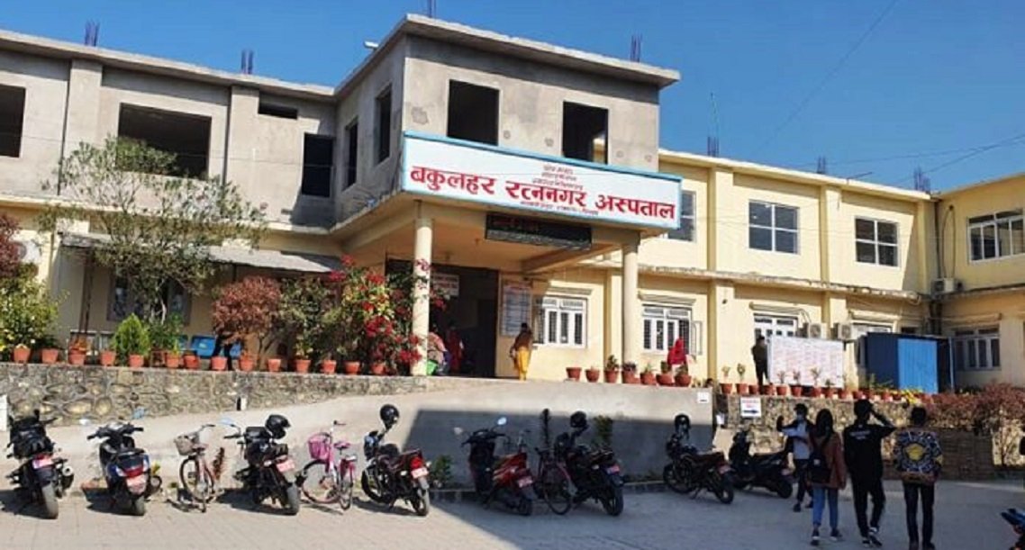 अस्पतालको टिकट लिन लाइनमा कुर्दाकुर्दै बिरामीको मृत्यु