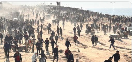 इजरायलको अपराध, खाना कुरिरहेका प्यालेस्टाइनी माथी बम बर्षा, १०४ को मृत्यु