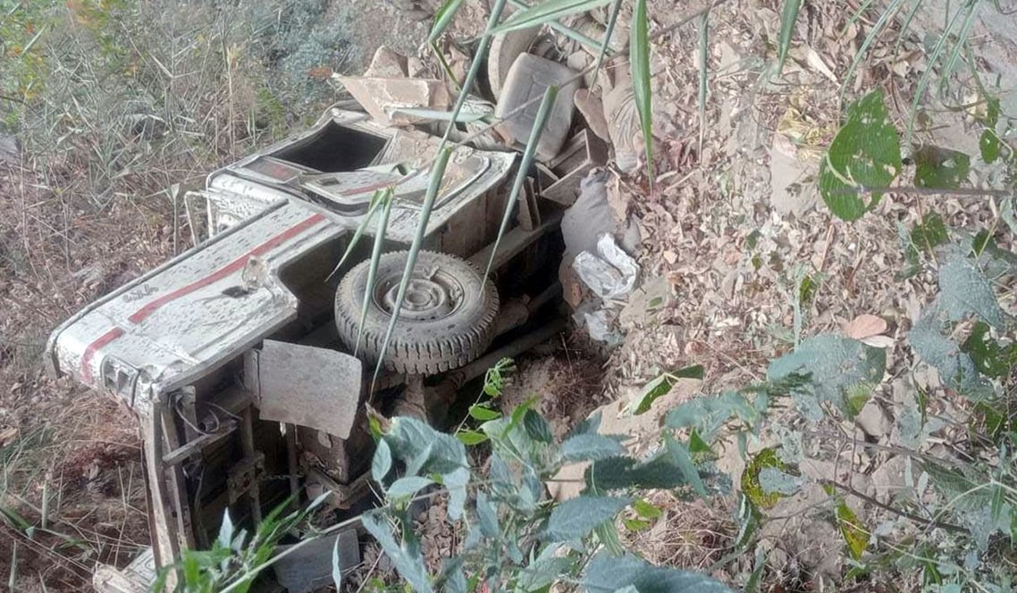 धादिङ बाेलेराे दुर्घटना : मृतक बालकको सनाखत, घाइते ८ जनाको नामावली