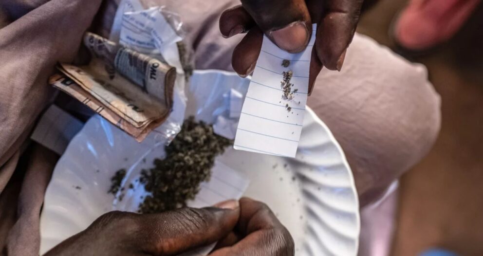 जब चिहान खनेर मानव हड्डीबाट ड्रग्स बनाउन थालियाे, देशैभरी लगाइयाे आपतकाल