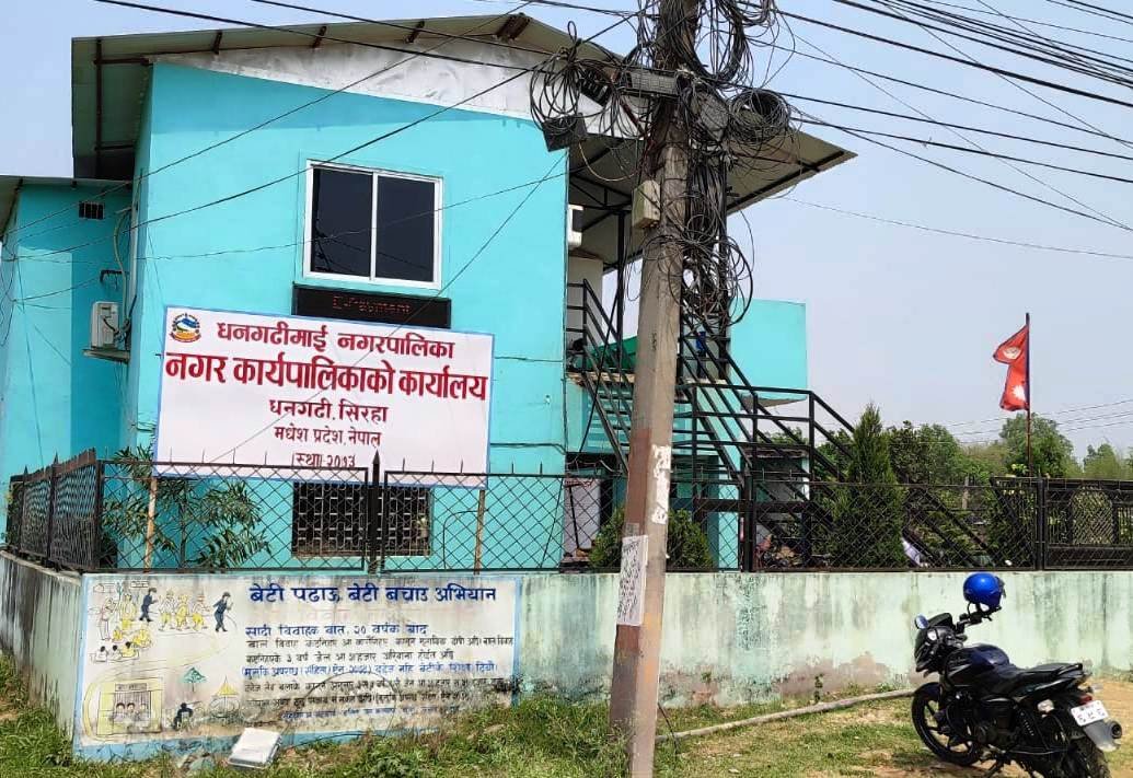 नगरसभा बस्नुपर्ने माग गर्दै वडाध्यक्ष आन्दोलित