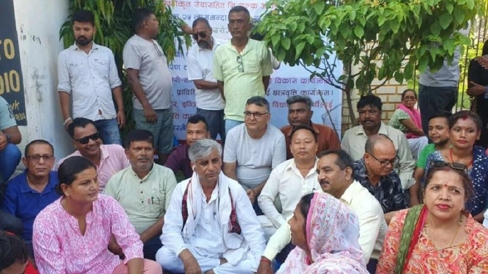 निषेधाज्ञापछि पनि कोशीका पुर्व मुख्यमन्त्री कार्कीले थाले अनसन