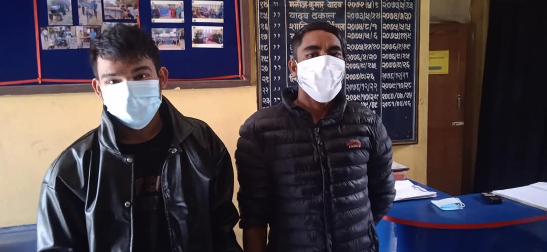 चन्द्रनिगाहपुरबाट चोरीको आरोपमा दुईजना पक्राउ