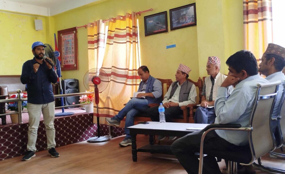 स्थानीय पाठ्यपुस्तकको विषयमा छलफल र सुझाव संकलन