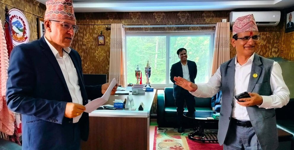 बागमतीमा एमालेका ६ मन्त्रीले बुझाए सामूहिक राजीनामा
