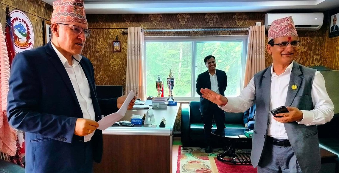 बागमतीमा एमालेका ६ मन्त्रीले बुझाए सामूहिक राजीनामा