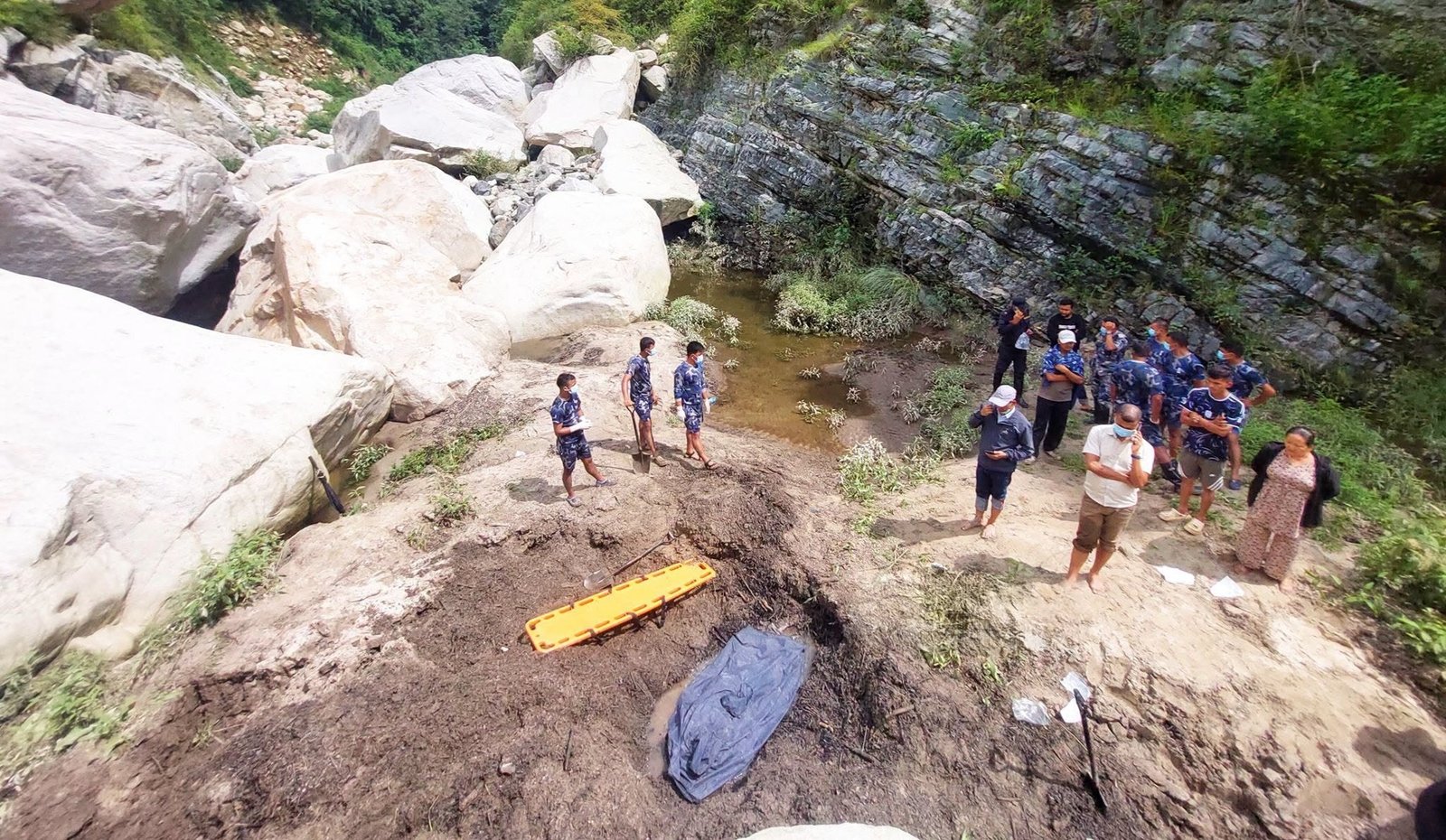 मकवानपुरको सिमखोलामा बाढीमा बेपत्ता स्कुटी चालक मृत अवस्थामा फेला