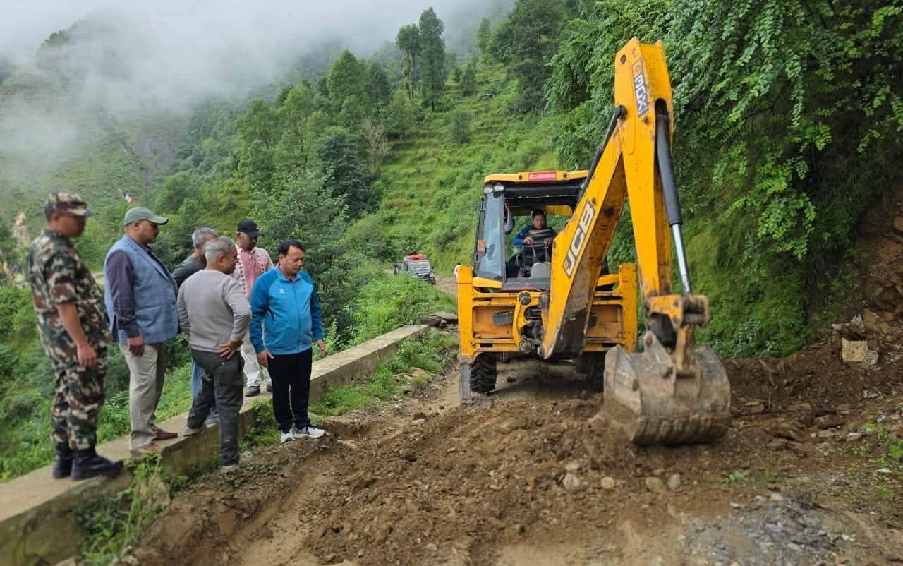 रसुवा पुग्ने वैकल्पिक सडक बनाउन मुख्यमन्त्री मगर फिल्डमा