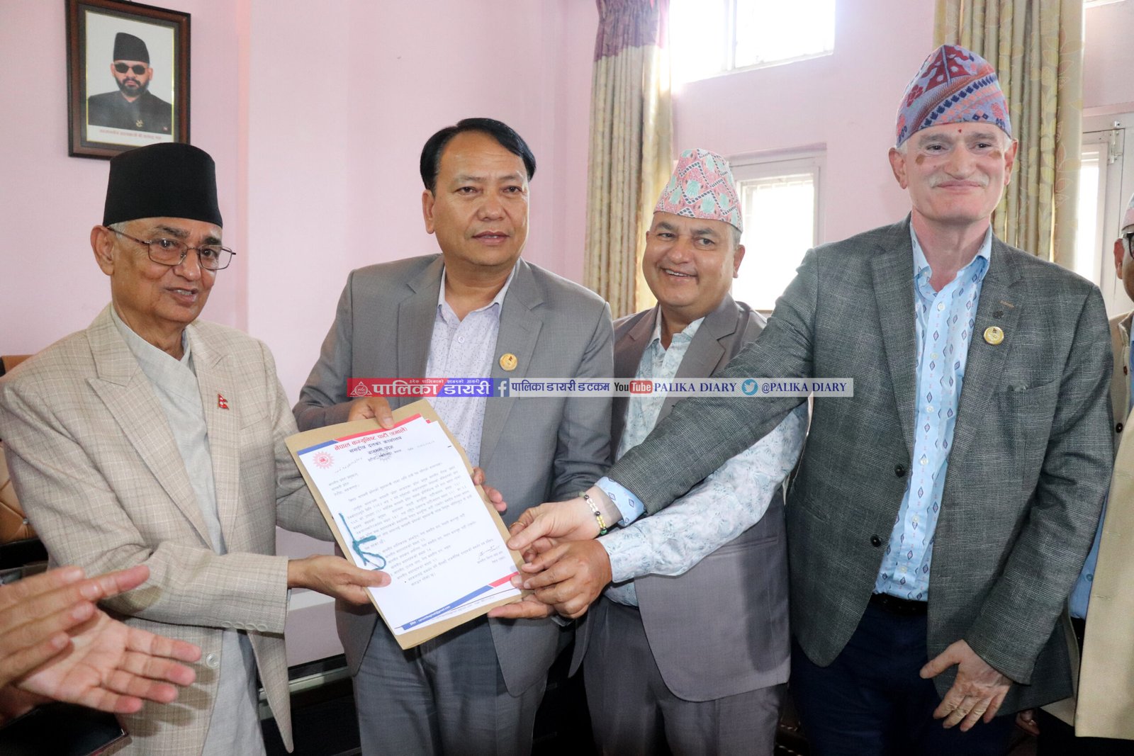 नेकपा र राप्रपाको समर्थनमा थापाले गरे मुख्यमन्त्रीमा दाबी पेश