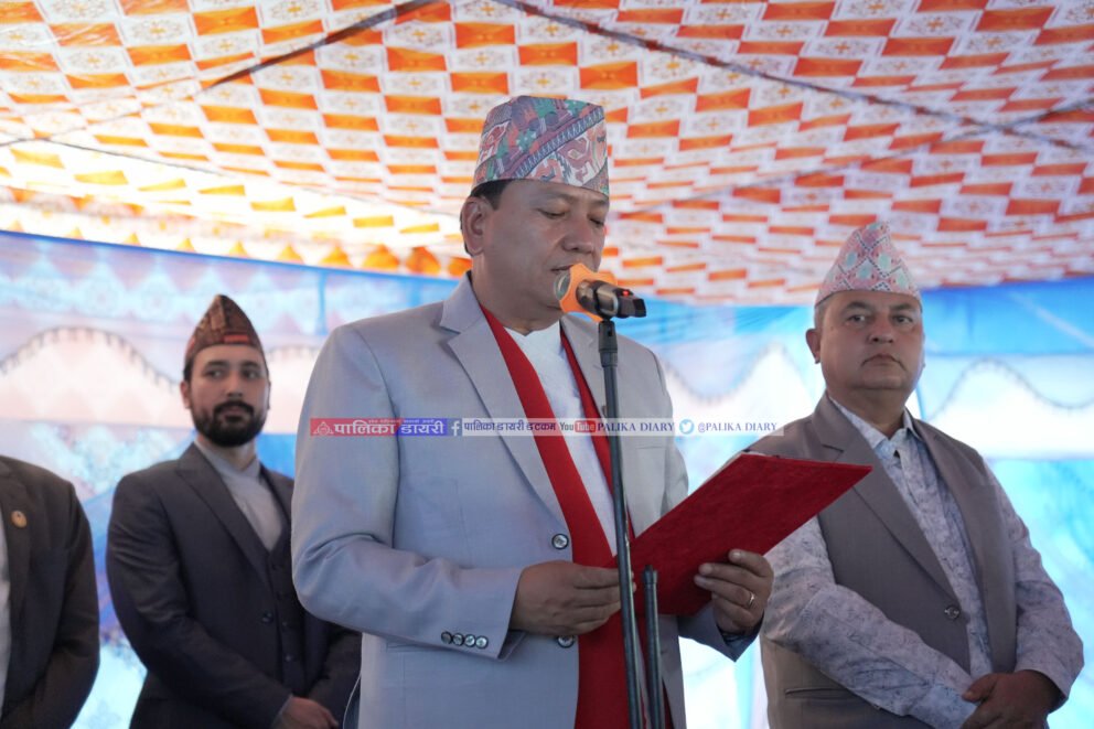 बागमतीका नवनियुक्त मुख्यमन्त्री किरण थापाले लिए शपथ