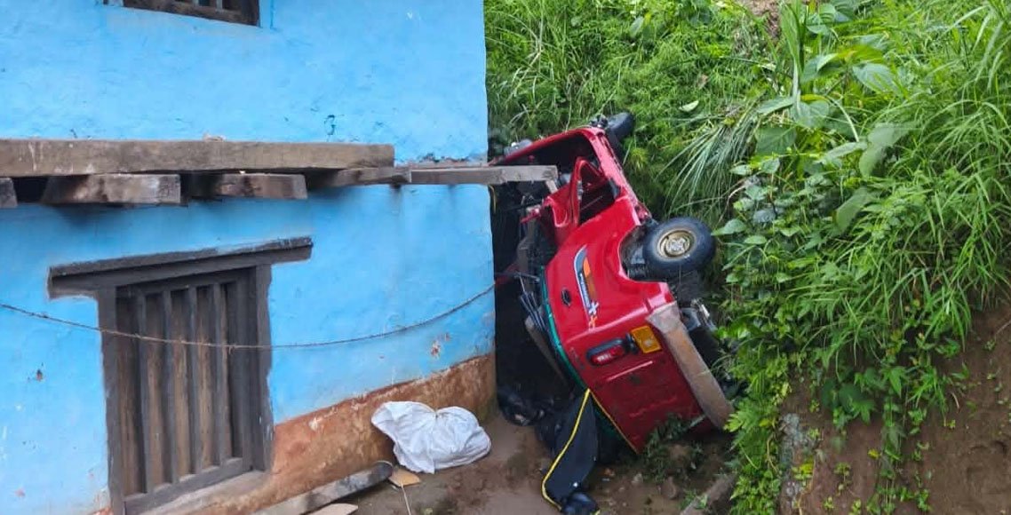 अटो दुर्घटनालगत्तै आगलागी, आमाछोरीको मृत्यु