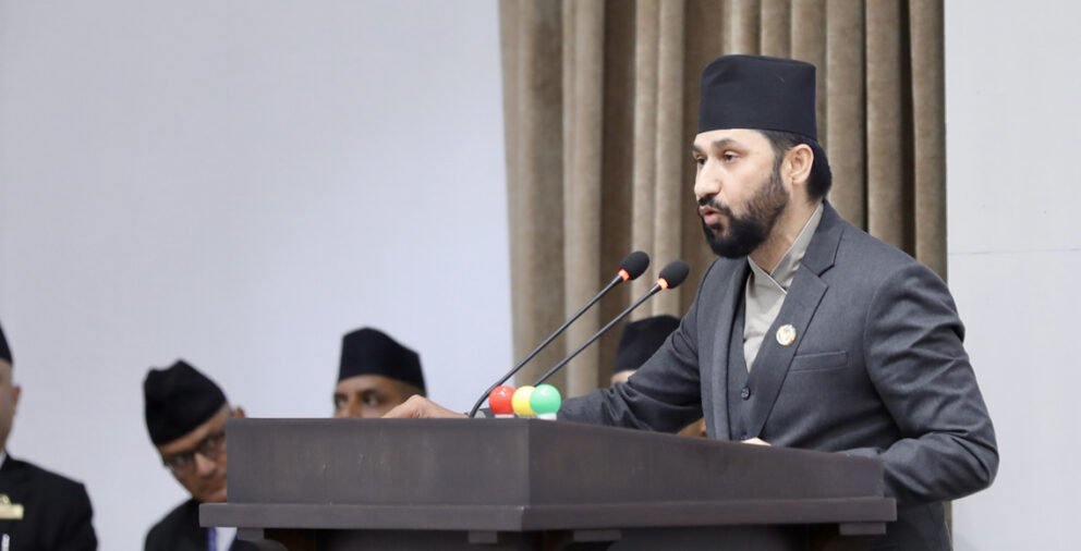 विपद्मा नागरिकलाई होच्याउने अन्धसमर्थक रास्वपालाई चाहिँदैन : लामिछाने