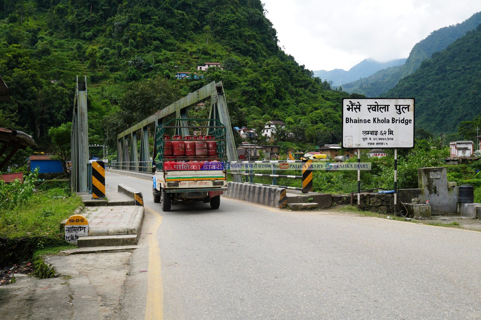 कुलेखानी हुँदै काठमाडौँ आउजाउ गर्ने सडकमा आवागमनमा रोक